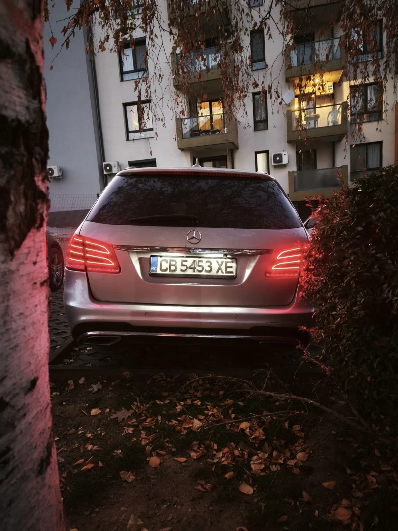 Mercedes-Benz E 350 BlueTEC 4MATIC- AMG-7G TRONIC- PANORAMA - УНИКАТ, снимка 2 - Автомобили и джипове - 48132804