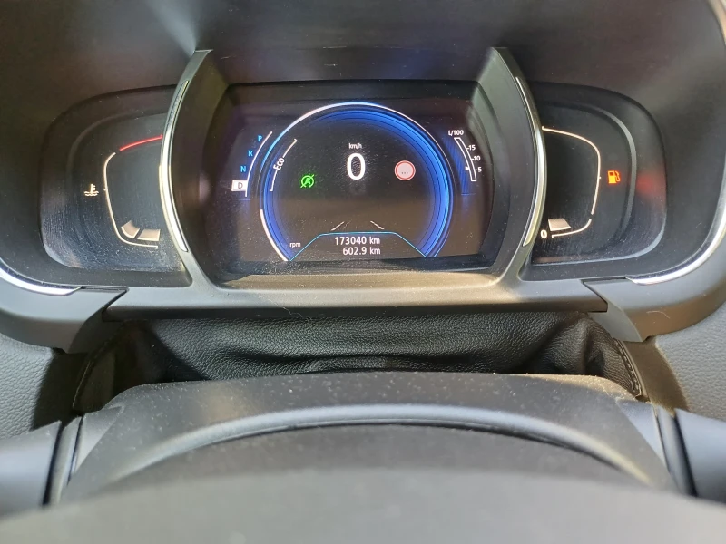 Renault Scenic 1.5 dCi Energy Business, снимка 14 - Автомобили и джипове - 47364977