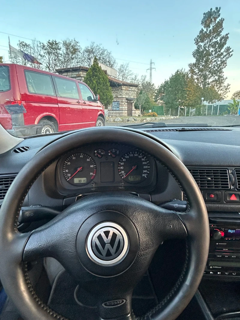 VW Golf, снимка 6 - Автомобили и джипове - 47611460