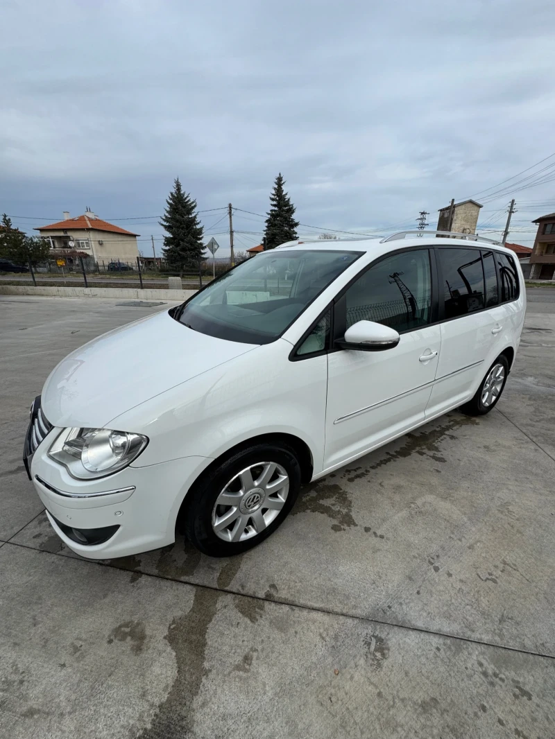 VW Touran 2.0 TDI, снимка 2 - Автомобили и джипове - 48065440