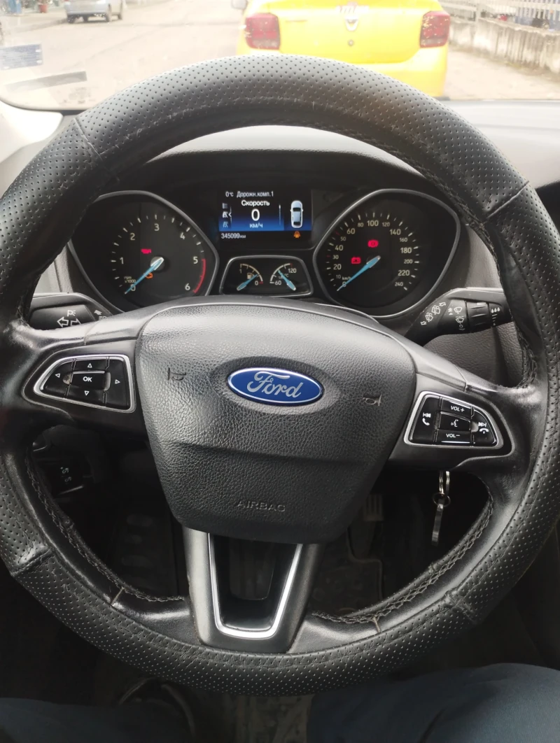 Ford Focus 1.5, снимка 10 - Автомобили и джипове - 48694773