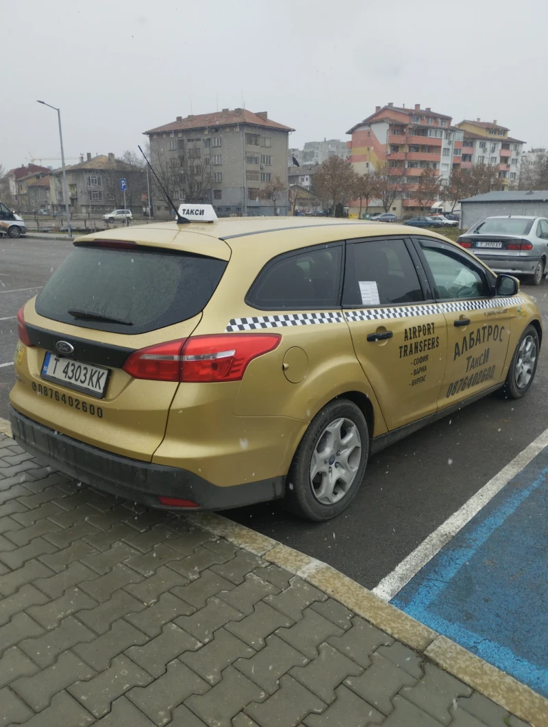 Ford Focus 1.5, снимка 4 - Автомобили и джипове - 48694773