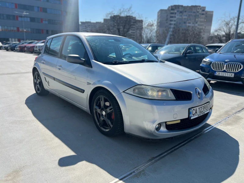 Renault Megane, снимка 1 - Автомобили и джипове - 49357415