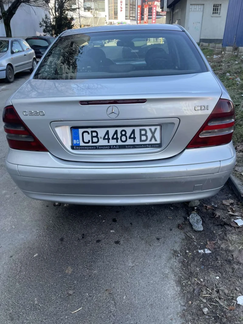 Mercedes-Benz C 220, снимка 2 - Автомобили и джипове - 49562810