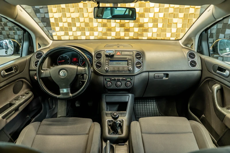 VW Golf Plus 1.9 , снимка 13 - Автомобили и джипове - 51505695
