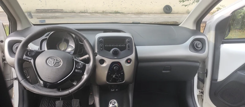 Toyota Aygo В Гаранция до 2028 г , снимка 14 - Автомобили и джипове - 51435438