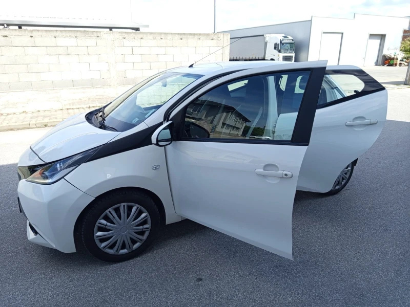 Toyota Aygo В Гаранция до 2028 г , снимка 10 - Автомобили и джипове - 51435438