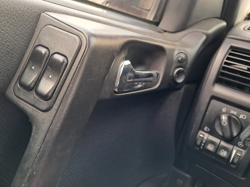 Opel Astra, снимка 5 - Автомобили и джипове - 52876111