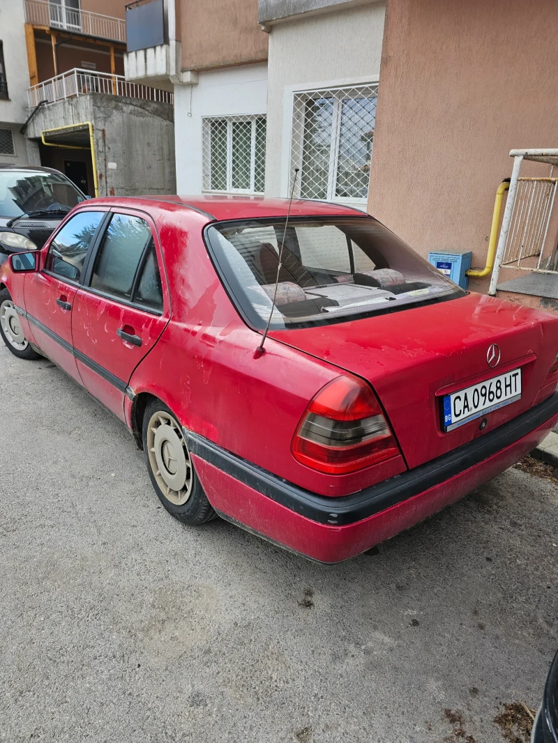 Mercedes-Benz C 180, снимка 2 - Автомобили и джипове - 53427216