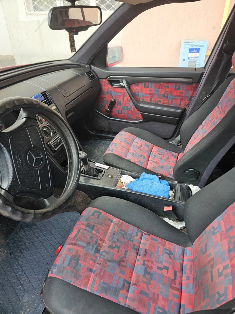 Mercedes-Benz C 180, снимка 6 - Автомобили и джипове - 53427216