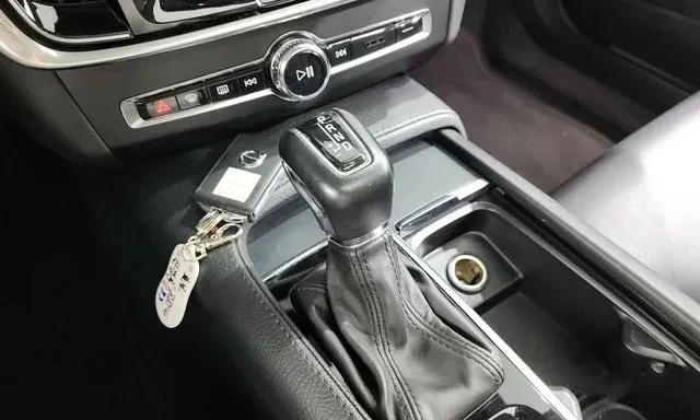 Volvo S90 D5 AWD 98000км - изображение 8