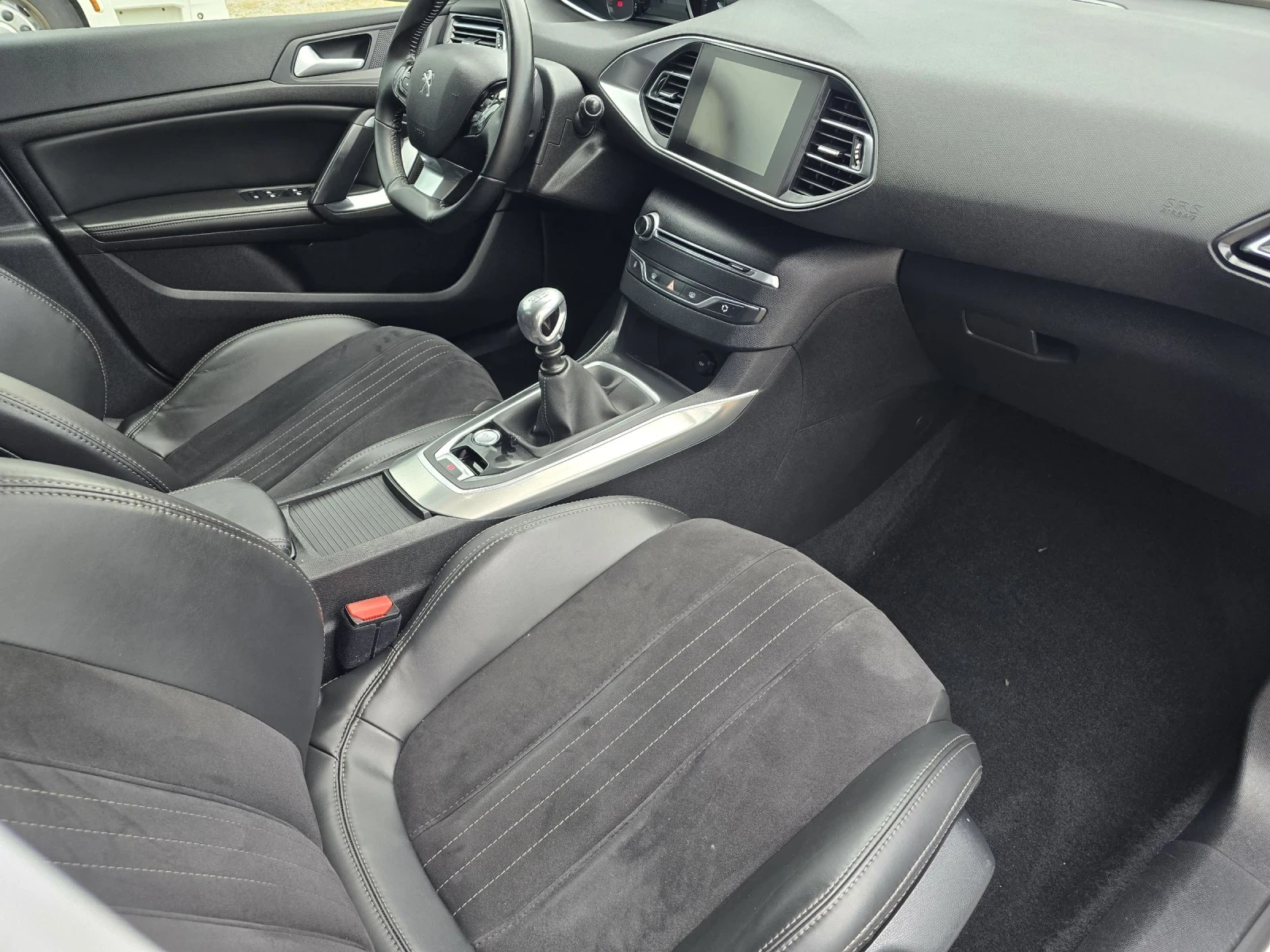 Peugeot 308 1.6 HDI * ALLURE * FULL LED * EURO 6 - изображение 8