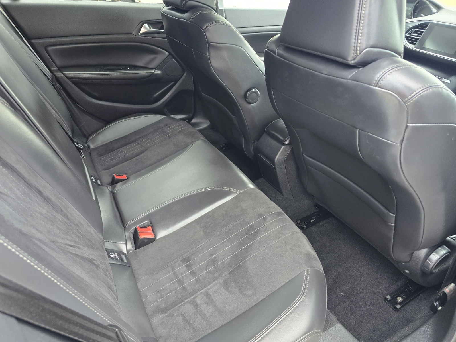 Peugeot 308 1.6 HDI * ALLURE * FULL LED * EURO 6 - изображение 10