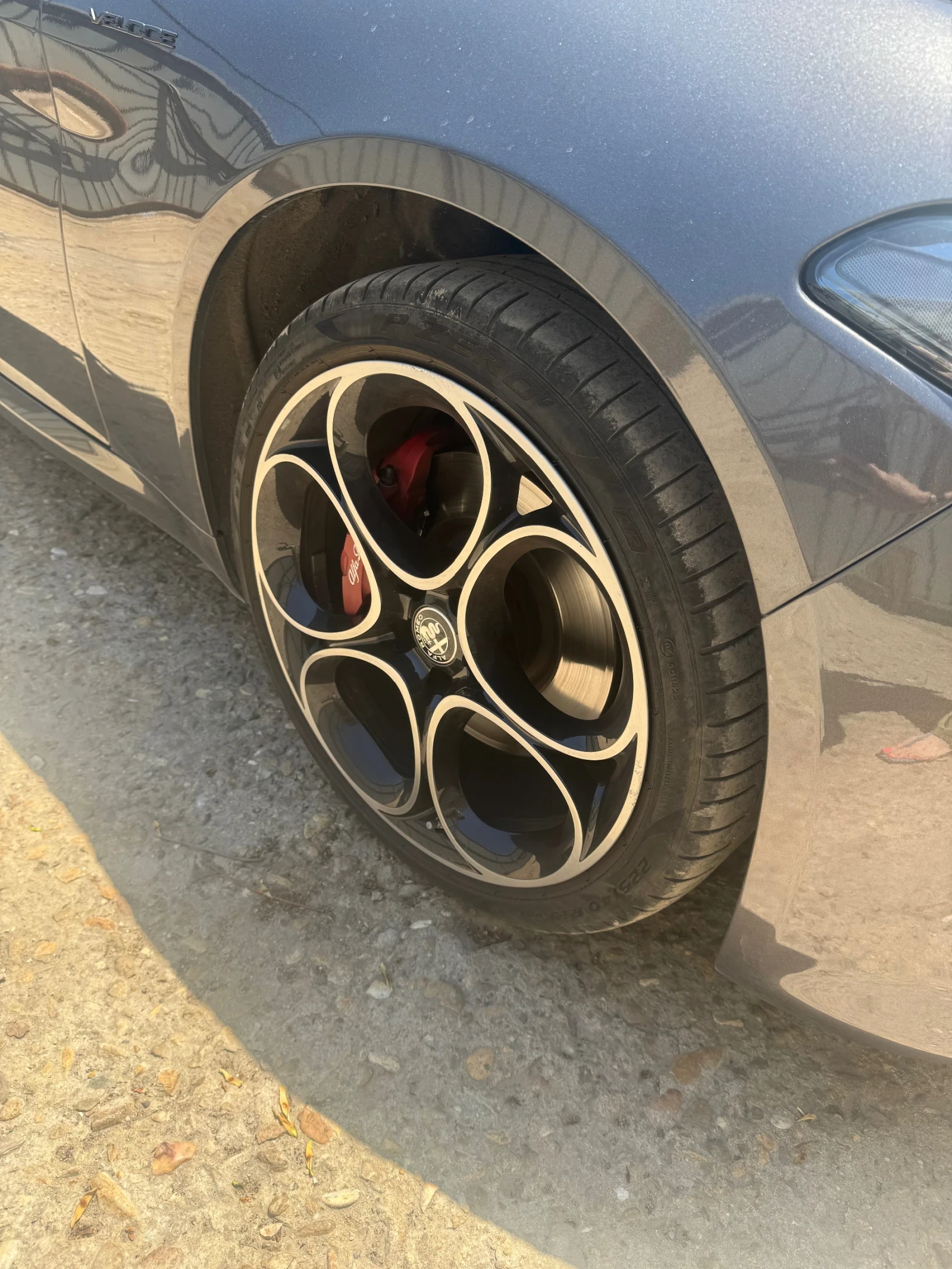 Alfa Romeo Giulia Лек автомобил - изображение 3