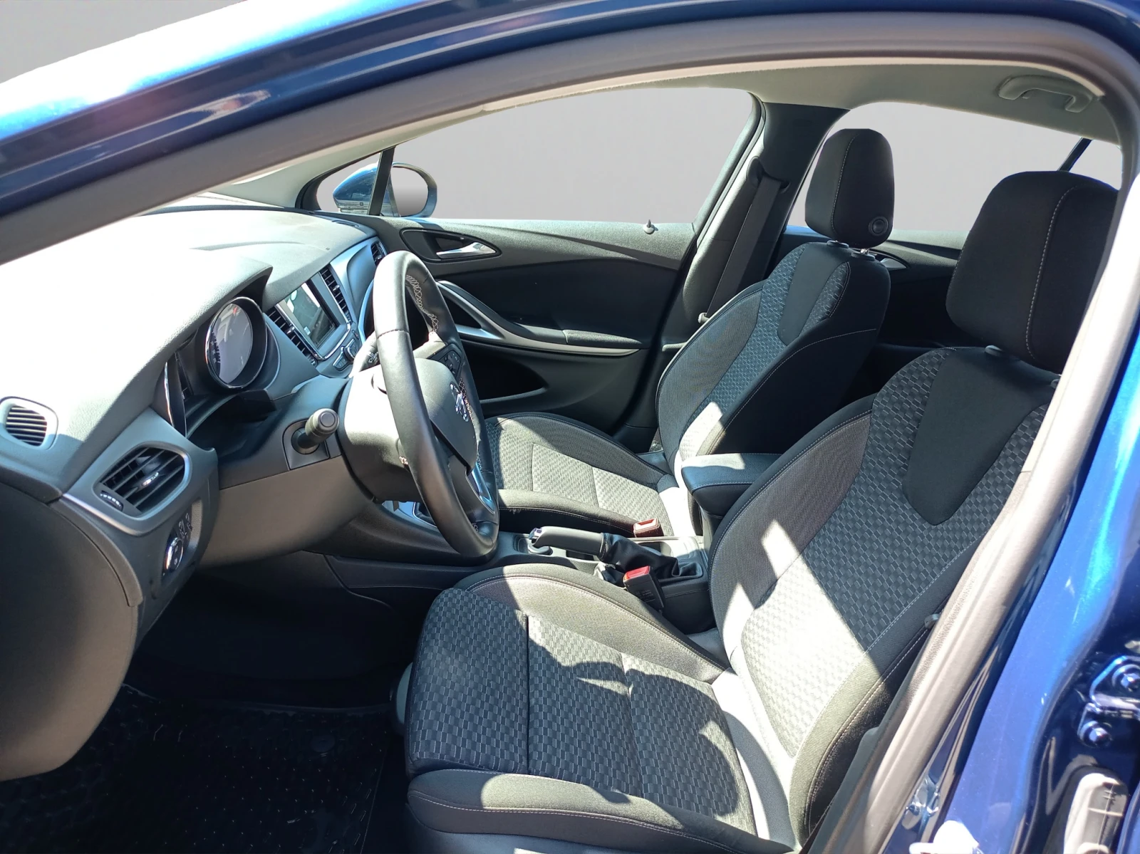 Opel Astra K GS 1.5 дизел (90kW/122 к.с.) MT6 - изображение 9