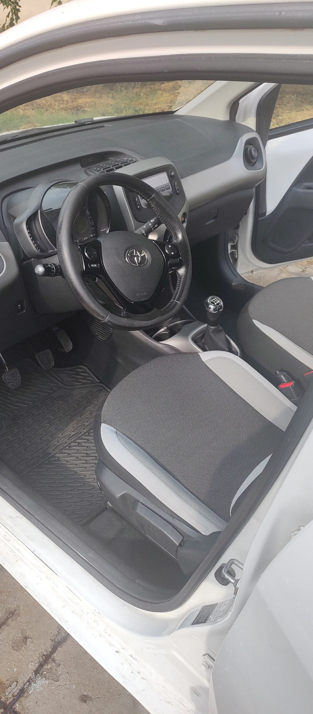 Toyota Aygo    2028   | Mobile.bg   13