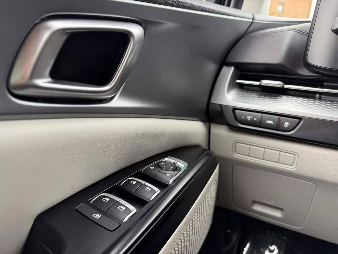 Kia Carnival LX / 3.5 V6 / 7 Seats | Mobile.bg   13