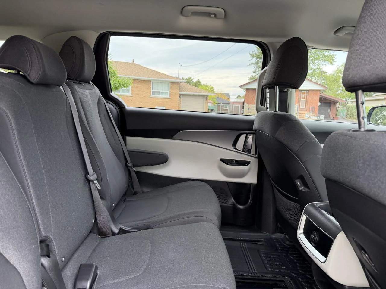 Kia Carnival LX / 3.5 V6 / 7 Seats - изображение 7