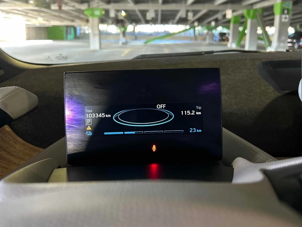 BMW i3 * 4dr HB * CARFAX *    | Mobile.bg   8