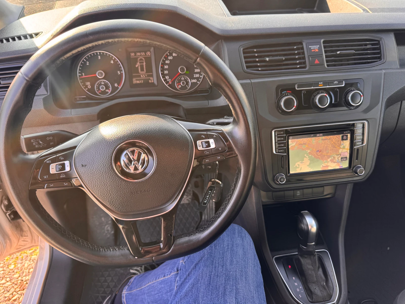 VW Caddy LED* 2.0TDI DSG 102hp* NAVI* KLIMA* PARKTRONIC*  - изображение 4