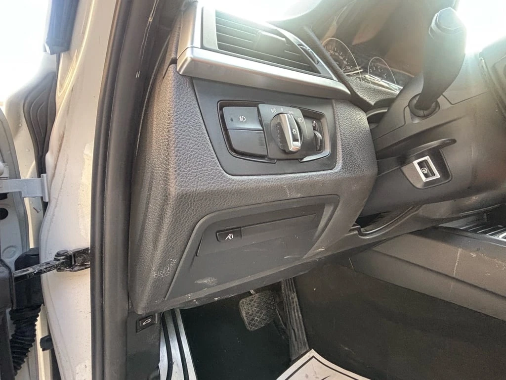 BMW 330 * 330i xDrive Sedan * CARFAX * ���� �� �� | Mobile.bg � ����������� 15