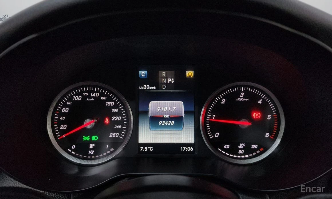 Mercedes-Benz C 200  - изображение 8