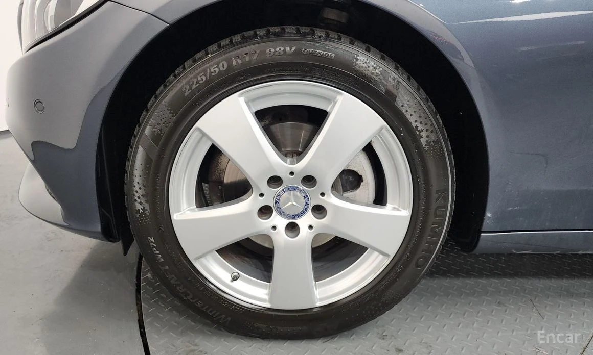 Mercedes-Benz C 200  - изображение 5