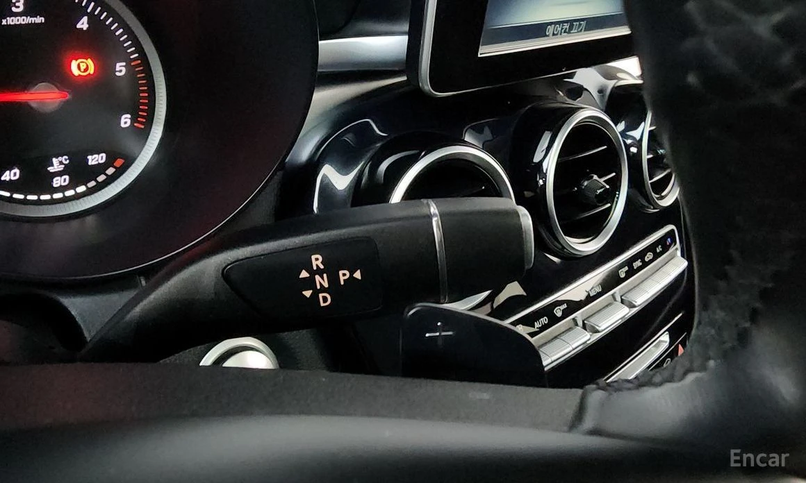 Mercedes-Benz C 200  - изображение 9