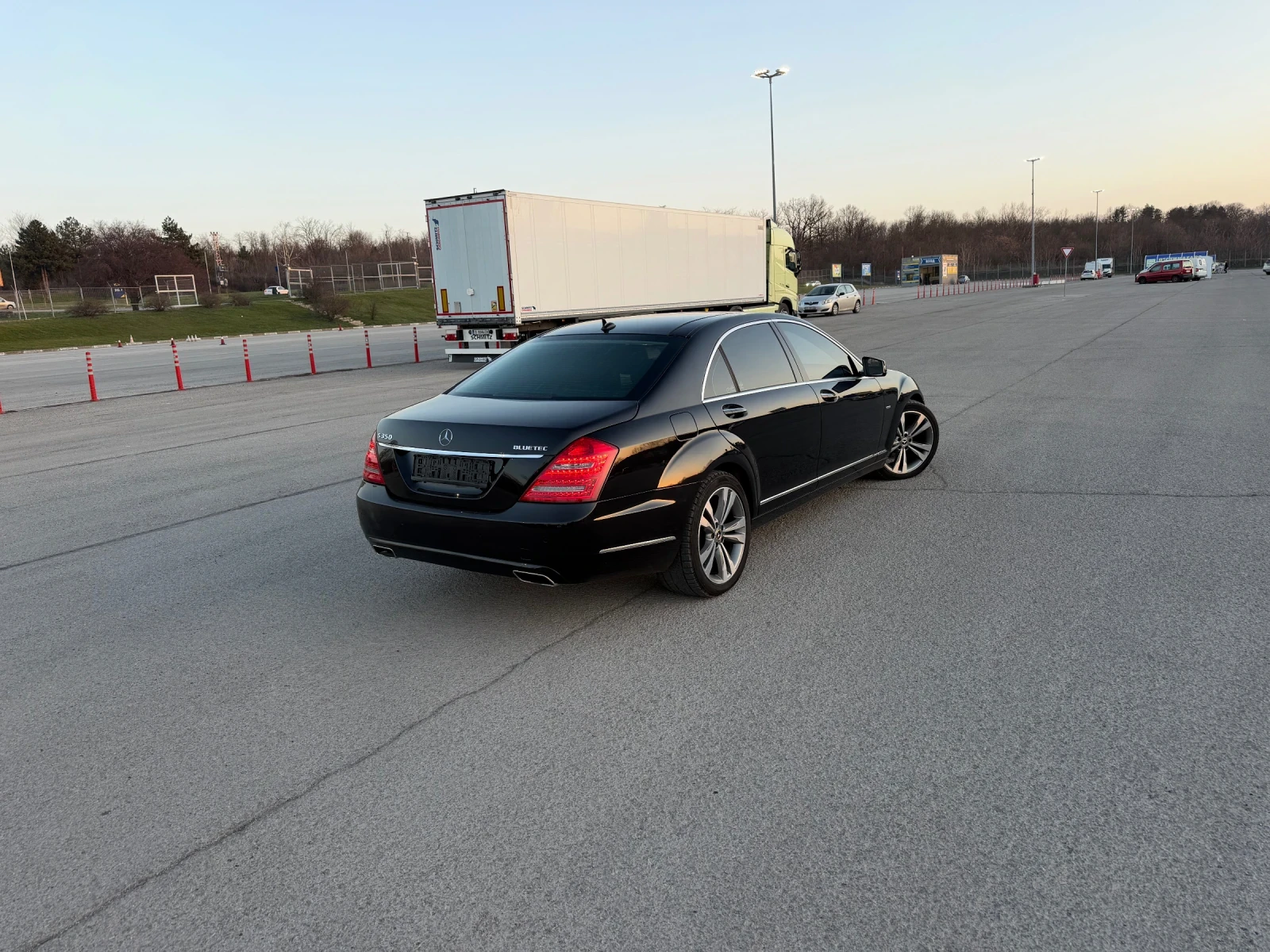 Mercedes-Benz S 350 FACELIFT/BlueTec/ТОП СЪСТОЯНИЕ/ УНИКАТ/ БАРТЕР!, снимка 4 - Автомобили и джипове - 53830451