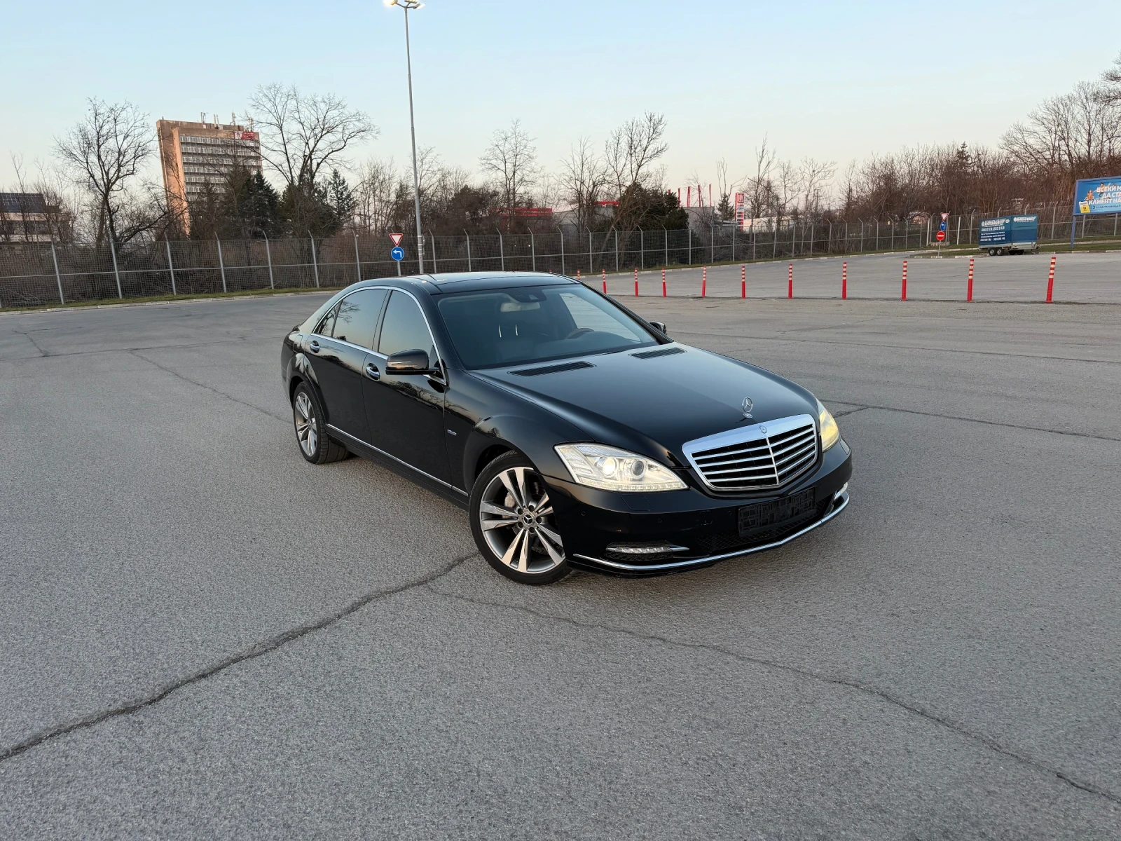 Mercedes-Benz S 350 FACELIFT/BlueTec/ТОП СЪСТОЯНИЕ/ УНИКАТ/ БАРТЕР!, снимка 3 - Автомобили и джипове - 53830451