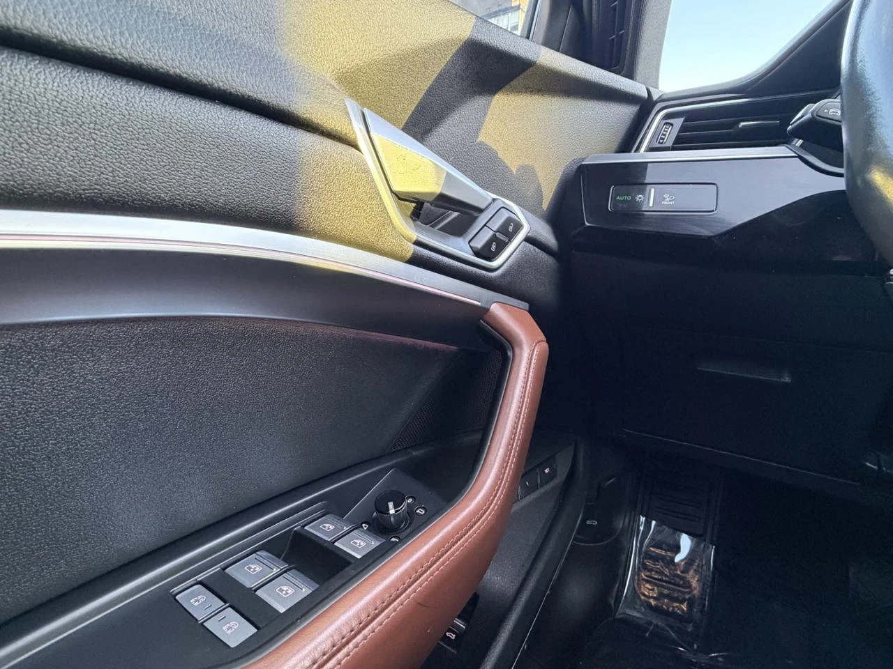 Audi E-Tron Technik * Pano * В ГАРАНЦИЯ* AвтоКредит * ЦЕНА ДО , снимка 14 - Автомобили и джипове - 53842395