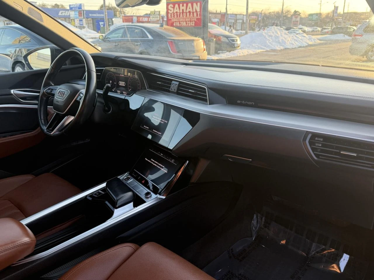 Audi E-Tron Technik * Pano * В ГАРАНЦИЯ* AвтоКредит * ЦЕНА ДО , снимка 6 - Автомобили и джипове - 53842395