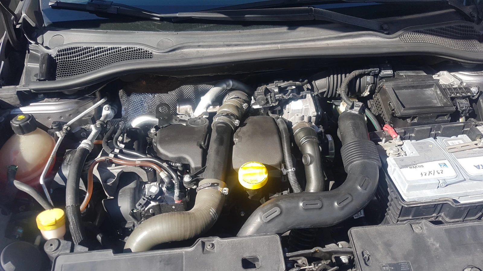 Renault Clio 1.5DCI AVTOMAT KATO HOBA, снимка 17 - Автомобили и джипове - 54333247