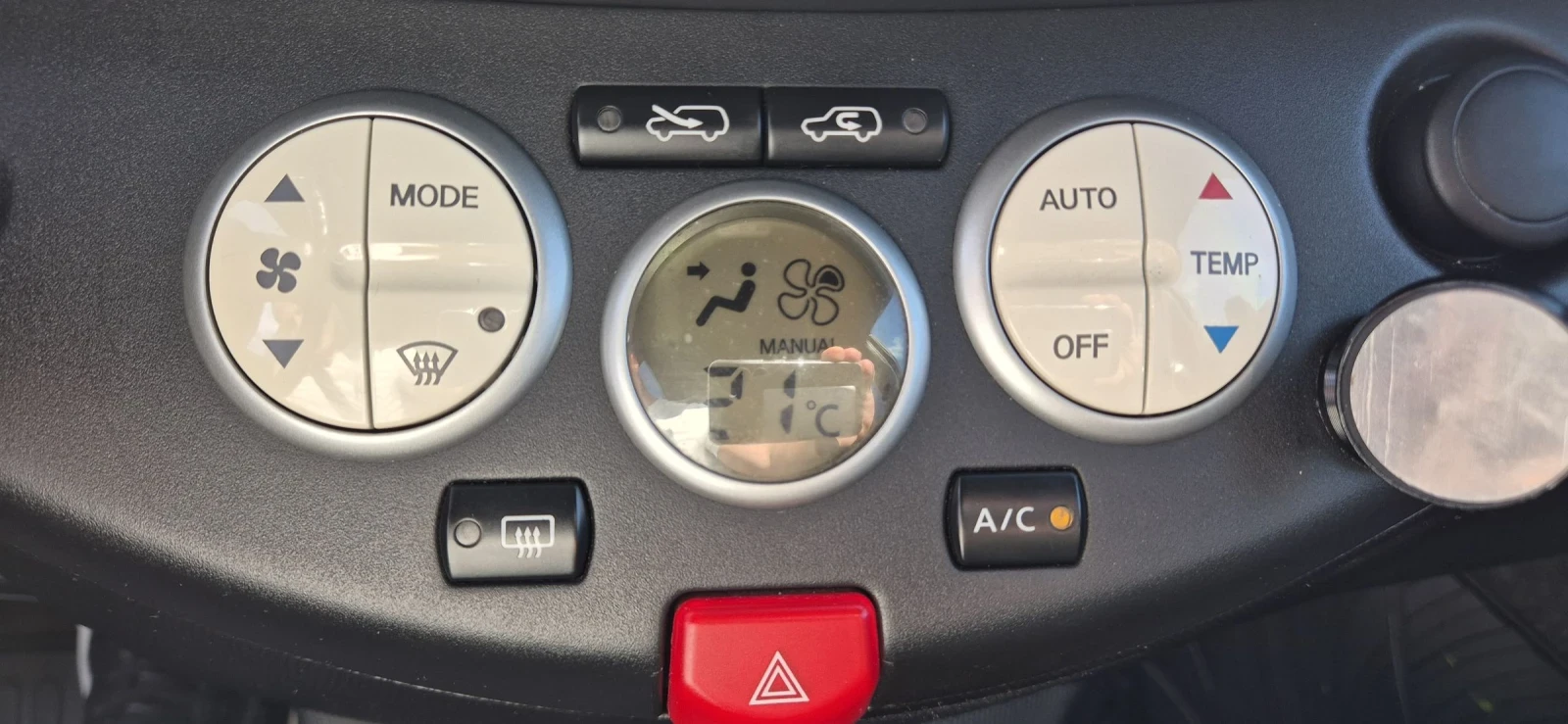 Nissan Micra 1.6 SR 110кс/keylees/Подгрев/Кожа, снимка 14 - Автомобили и джипове - 55042858
