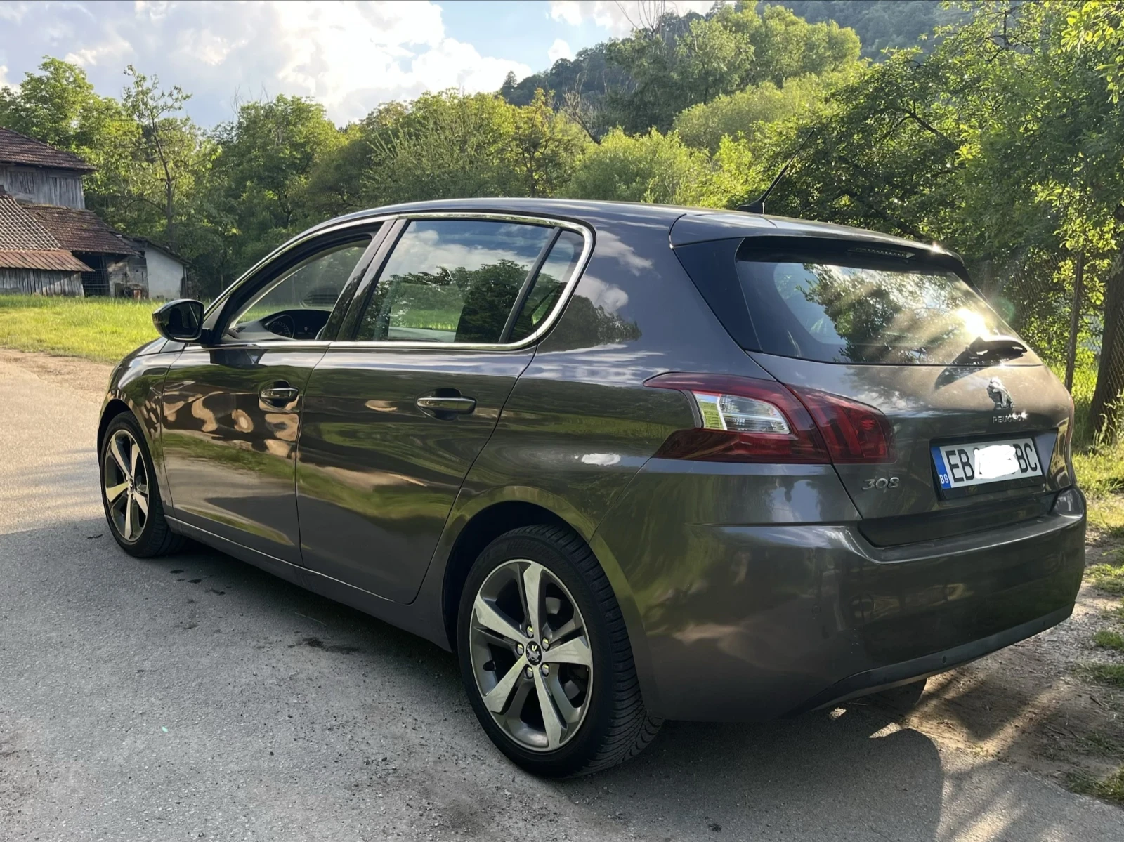 Peugeot 308 1.6 HDI Обслужен, снимка 12 - Автомобили и джипове - 55093456