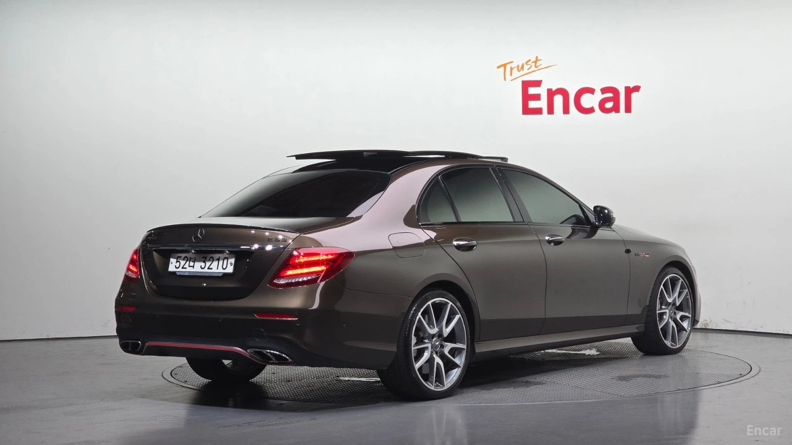 Mercedes-Benz E 43 AMG 4MATIC* ДИСТРОНИК* ПОДГРЕВ* ОБДУХВАНЕ* 360* HUD* , снимка 3 - Автомобили и джипове - 55528464