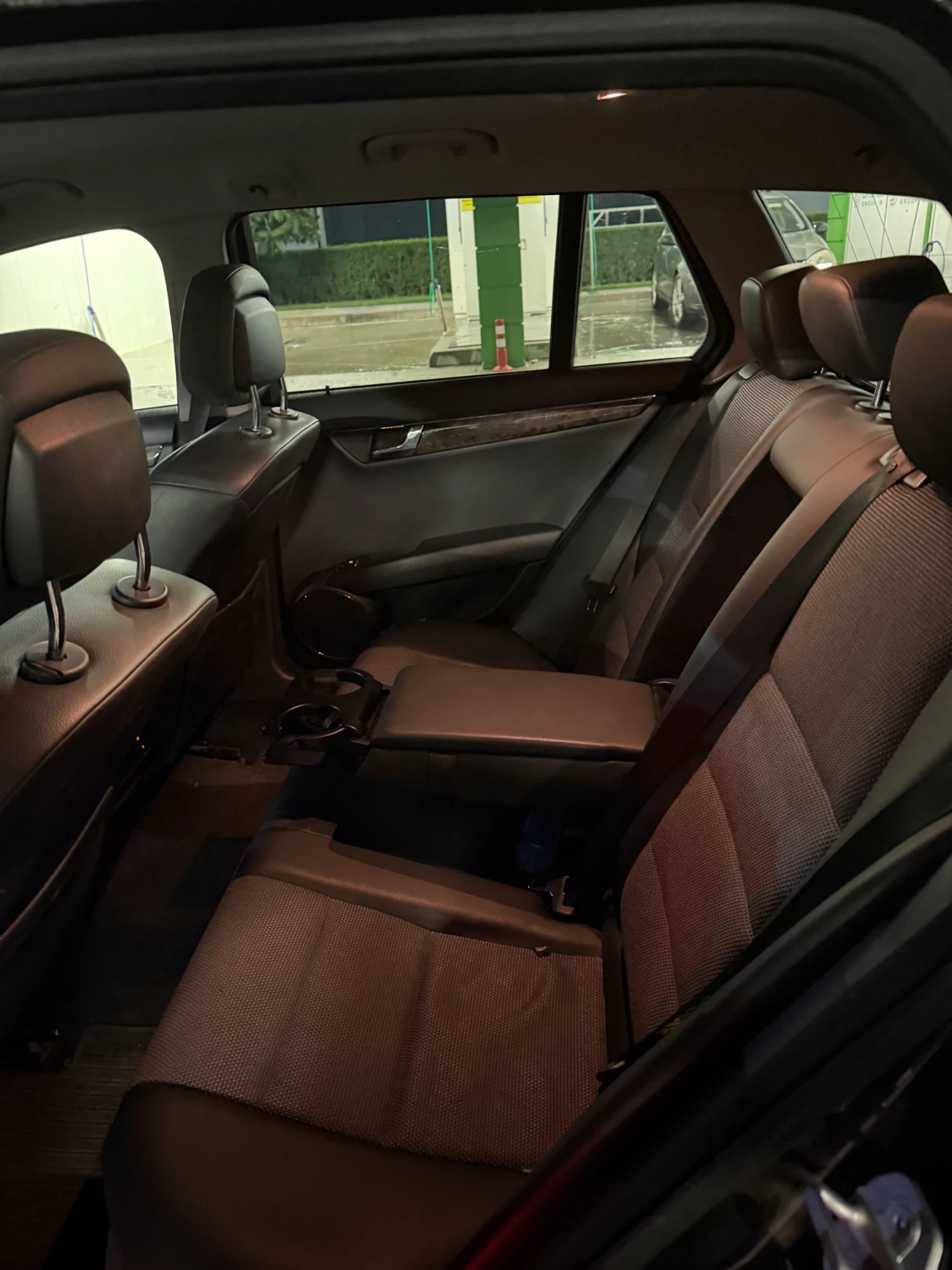 Mercedes-Benz C 220, снимка 10 - Автомобили и джипове - 55594491