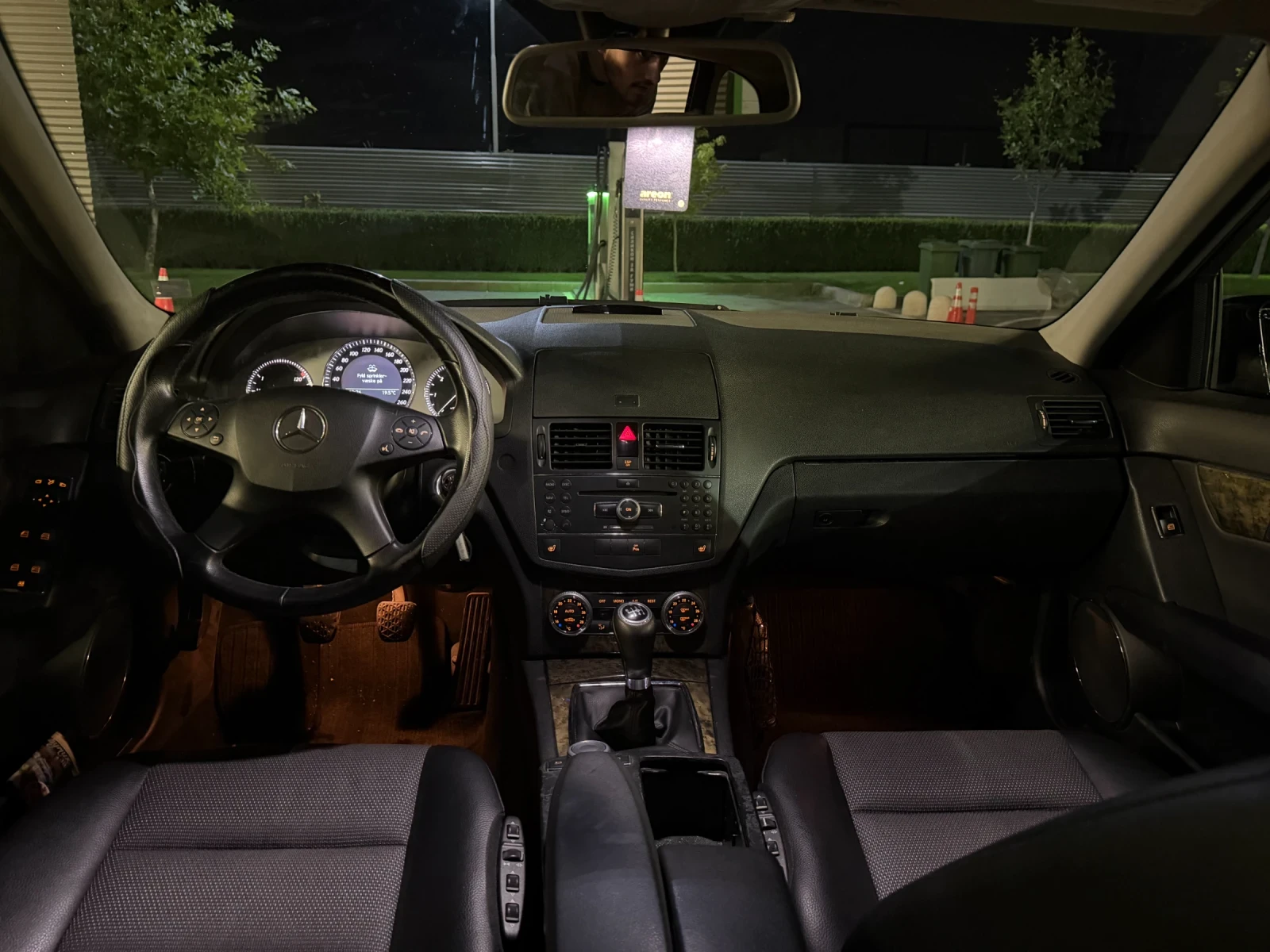 Mercedes-Benz C 220, снимка 9 - Автомобили и джипове - 55594491