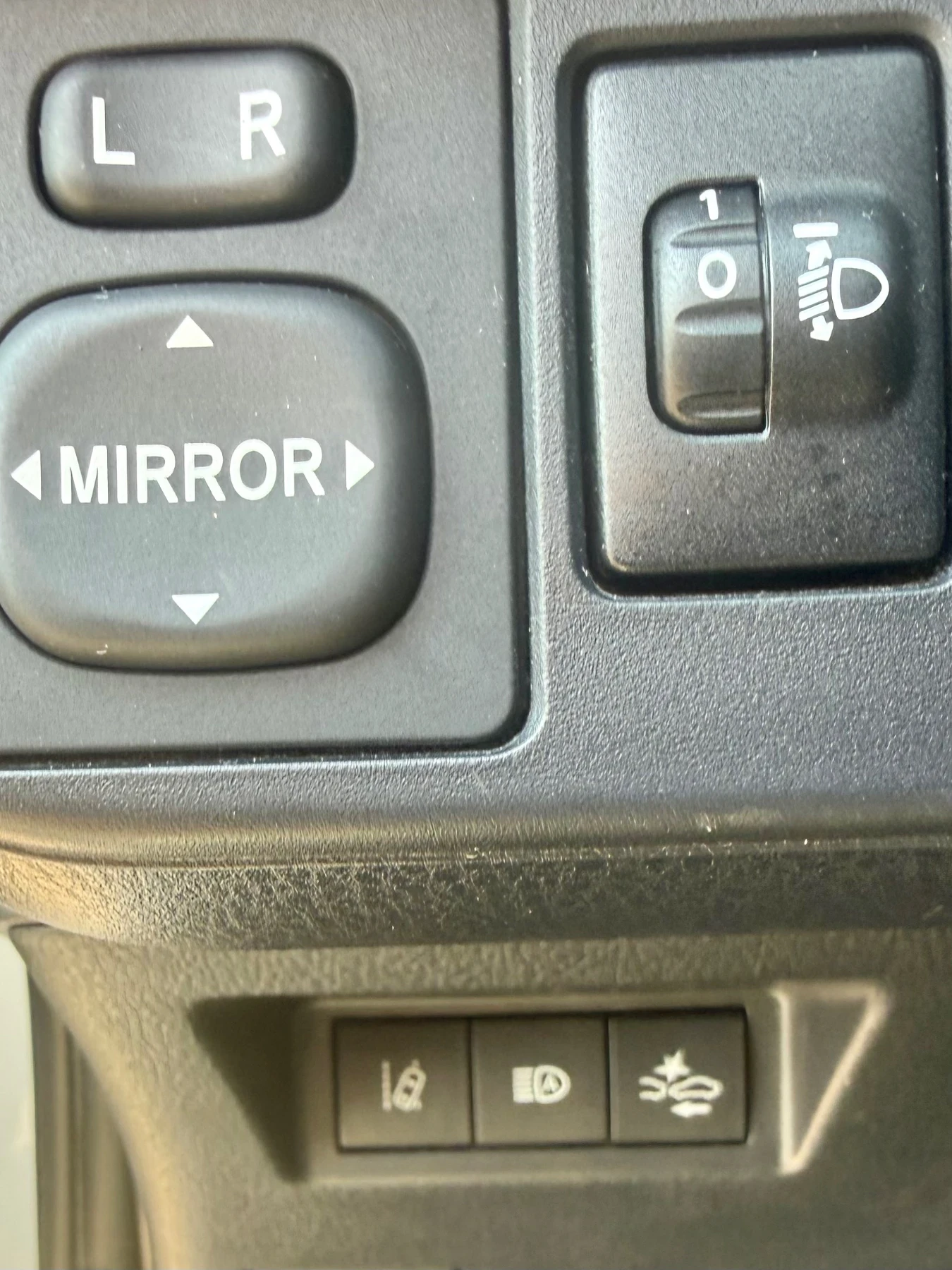 Toyota Yaris 1, 5 VVT-I HYBRID, снимка 9 - Автомобили и джипове - 55776945