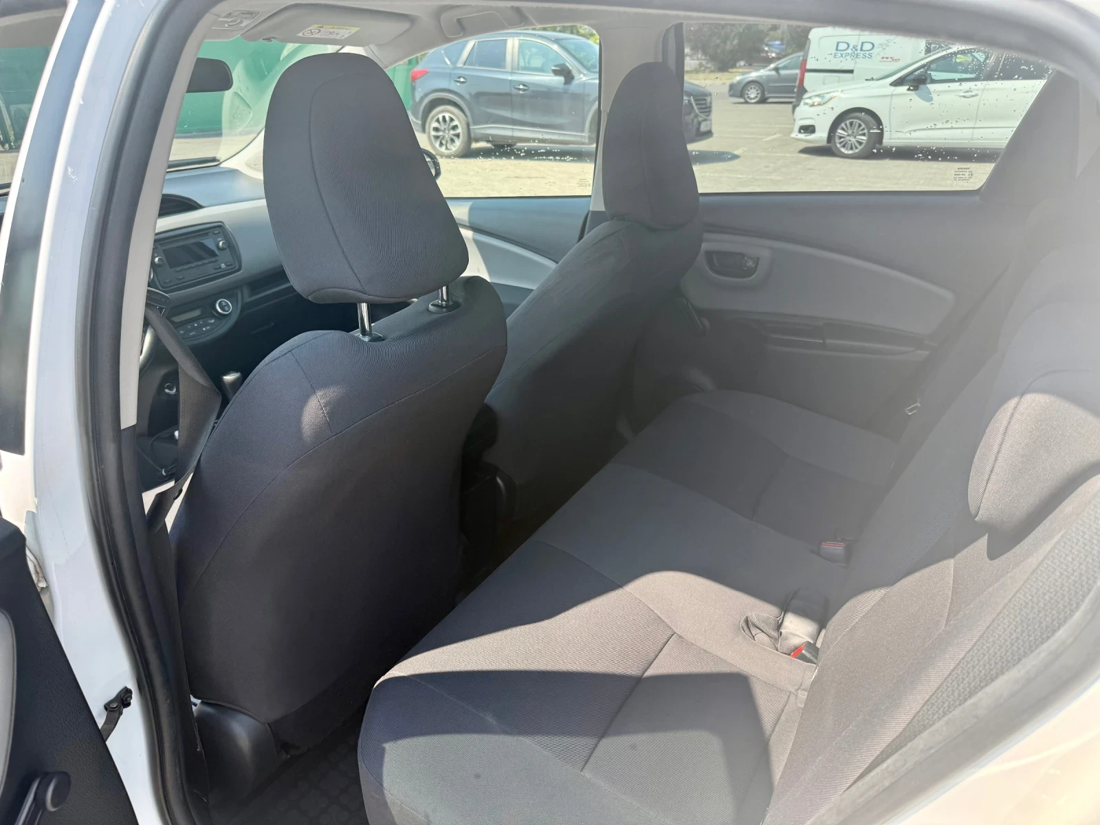 Toyota Yaris 1, 5 VVT-I HYBRID, снимка 12 - Автомобили и джипове - 55776945