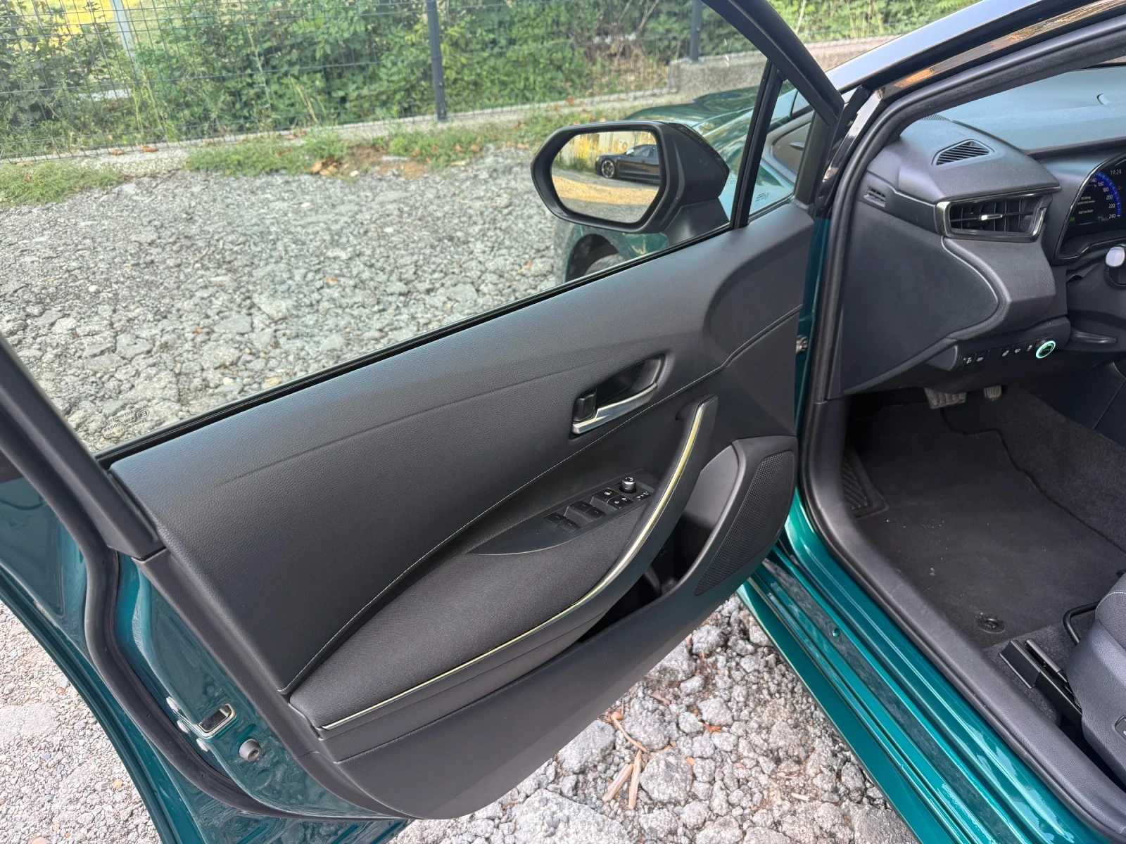 Toyota Corolla 1.8/SUZUKI/SWACE/HYBRID/GAZ, снимка 15 - Автомобили и джипове - 56155467