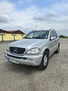     Mercedes-Benz ML 270 3