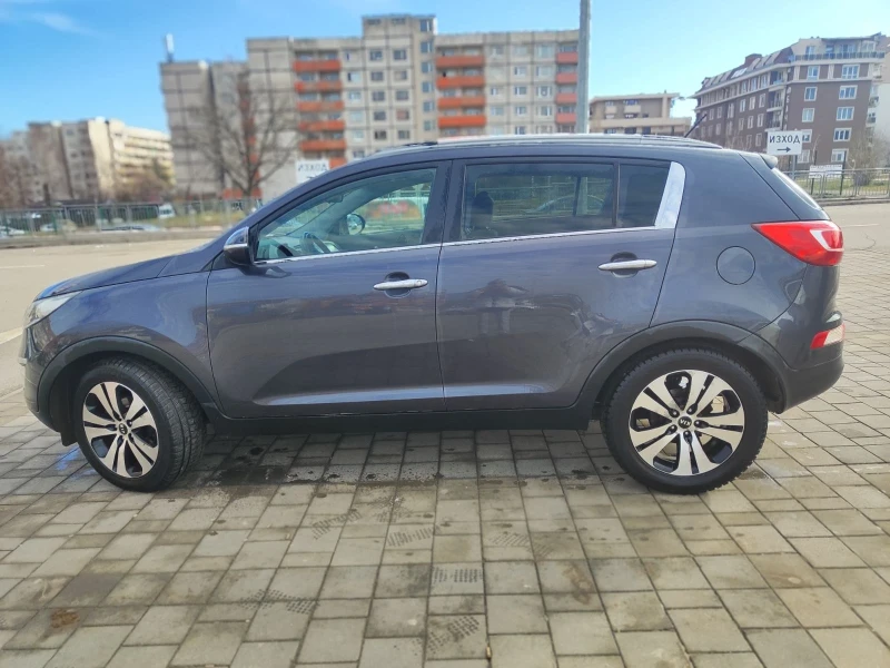 Kia Sportage, снимка 4 - Автомобили и джипове - 48869346