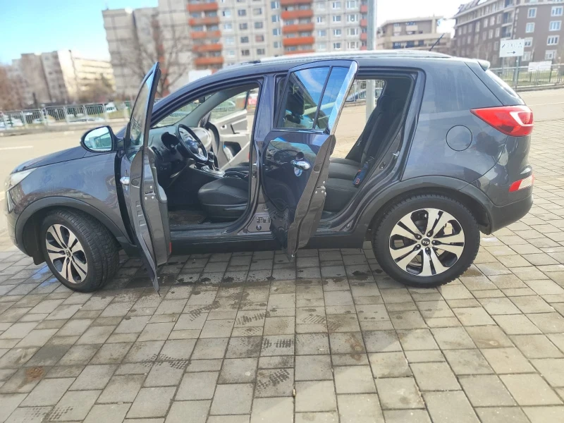 Kia Sportage, снимка 12 - Автомобили и джипове - 48869346