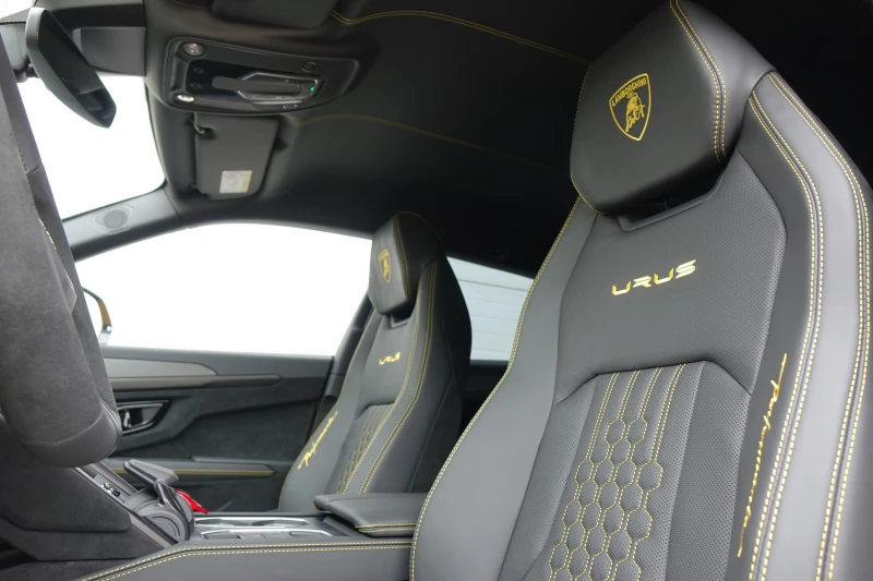 Lamborghini Urus PERFORMANTE* CARBON* CERAMIC* AKRAPOVIC* 23&#34;* , снимка 13 - Автомобили и джипове - 50223206