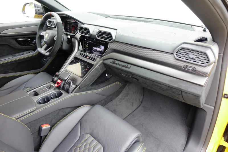 Lamborghini Urus PERFORMANTE* CARBON* CERAMIC* AKRAPOVIC* 23&#34;* , снимка 15 - Автомобили и джипове - 50223206