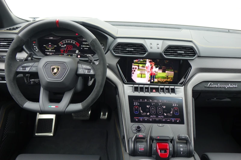 Lamborghini Urus PERFORMANTE* CARBON* CERAMIC* AKRAPOVIC* 23&#34;* , снимка 10 - Автомобили и джипове - 50223206