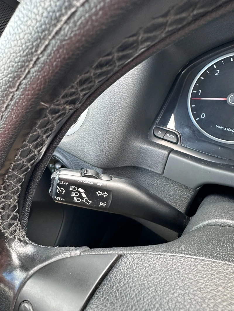 VW Tiguan, снимка 13 - Автомобили и джипове - 52096388