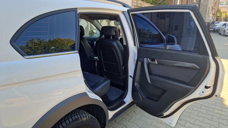 Chevrolet Captiva, снимка 9 - Автомобили и джипове - 52741883