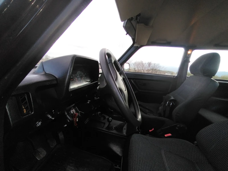 Lada Niva 1.7, снимка 9 - Автомобили и джипове - 52792694